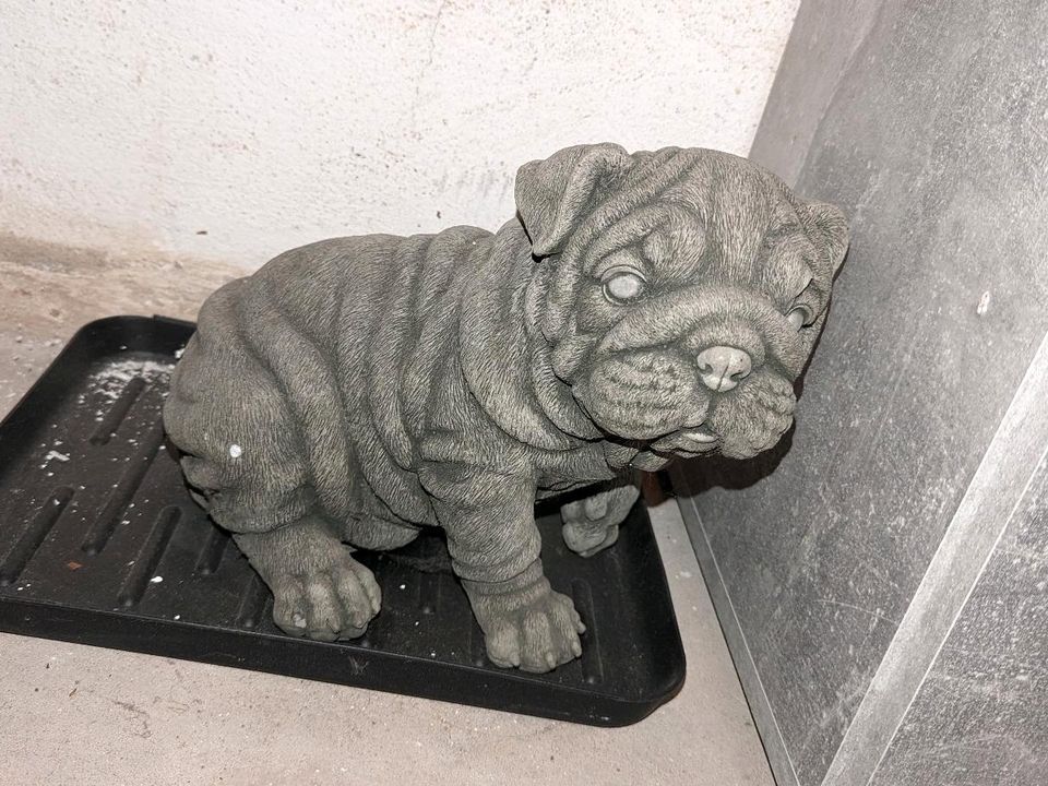 Hunde Statue in Zirndorf