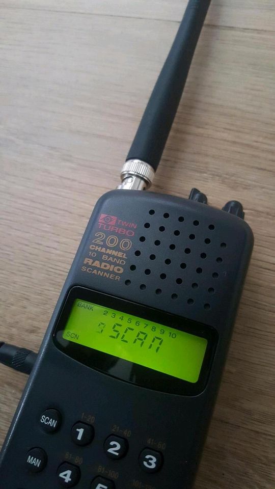 Uniden UBC220XLT AM/FM Funkscanner Scanner Empfänger in Duisburg