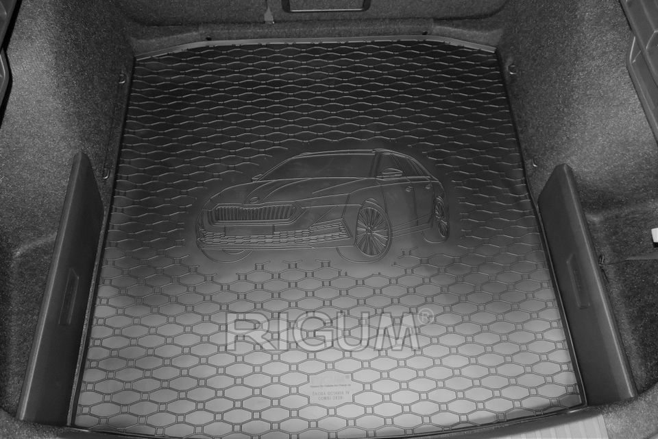 Gummi Kofferraummatte mit Motiv für Skoda Octavia IV in Kreis