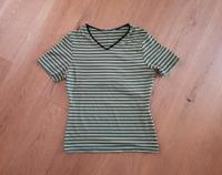 Tailliert geschnittenes Sport-Shirt mit V-Ausschnitt Gr. 36/38 Kr. München - Kirchheim bei München Vorschau