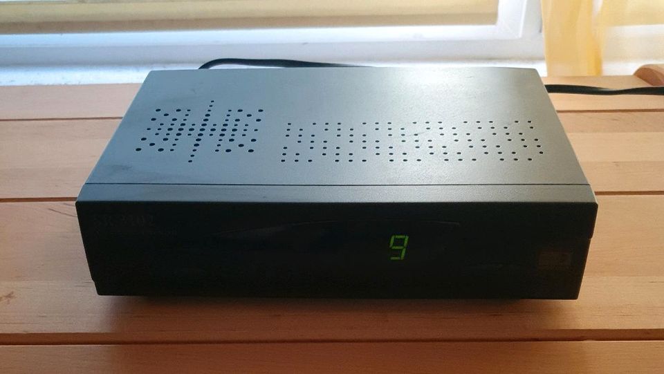 2x Stereo Satellite Receiver SR 3102 in Fachbach