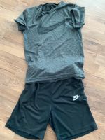 Nike Funktions T-Shirr und Shorts Bremen - Borgfeld Vorschau