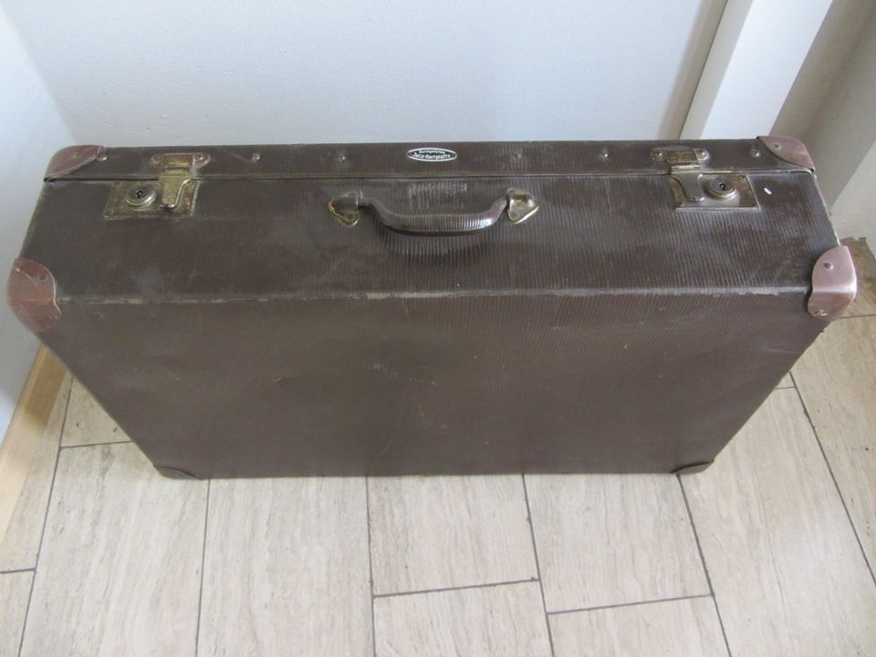 Alter Koffer aus den 60er Jahren in Hüllhorst