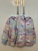 NEU - Nike Kapuzenjacke; Größe 104; Zwillinge München - Schwabing-Freimann Vorschau