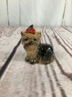 Goebel Figur 515 Hund Yorkshire Terrier Rot 6,5 cm Top Zustand Niedersachsen - Wittingen Vorschau