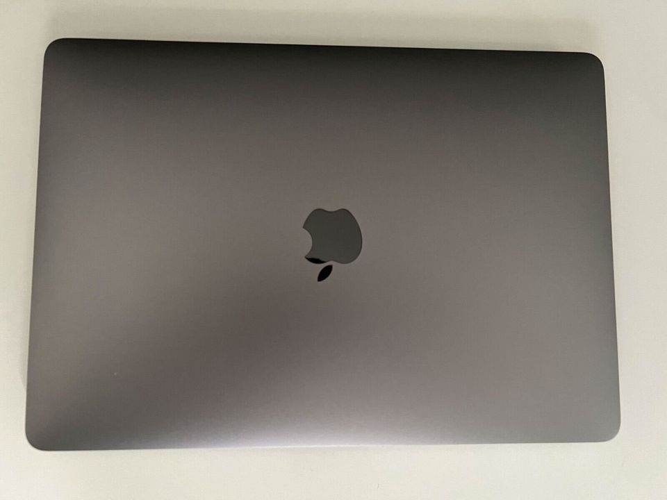 MacBook Pro 13 Wie Neu/ M1 / 2020 / 8 GB / 99 % Akku / 256 GB SSD in Bolanden