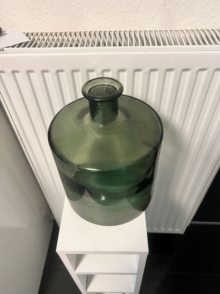 Vase  in grün in Wuppertal