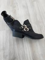 s.oliver Damen stiefelette schwarz gold soft foam Gr. 38 Neu Sachsen - Wilkau-Haßlau Vorschau