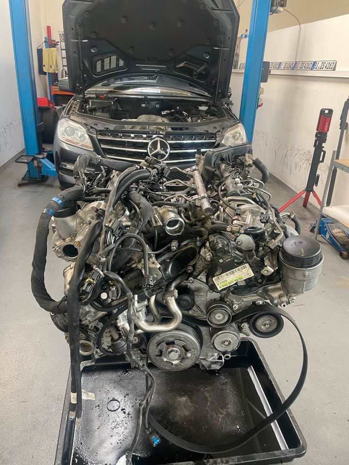 Mercedes Benz OM642 ML350 Motor Instandsetzung MIT EINBAU in Bielefeld