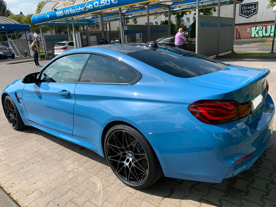 BMW M4 Competition *Liebhaberfahrzeug* in Köln