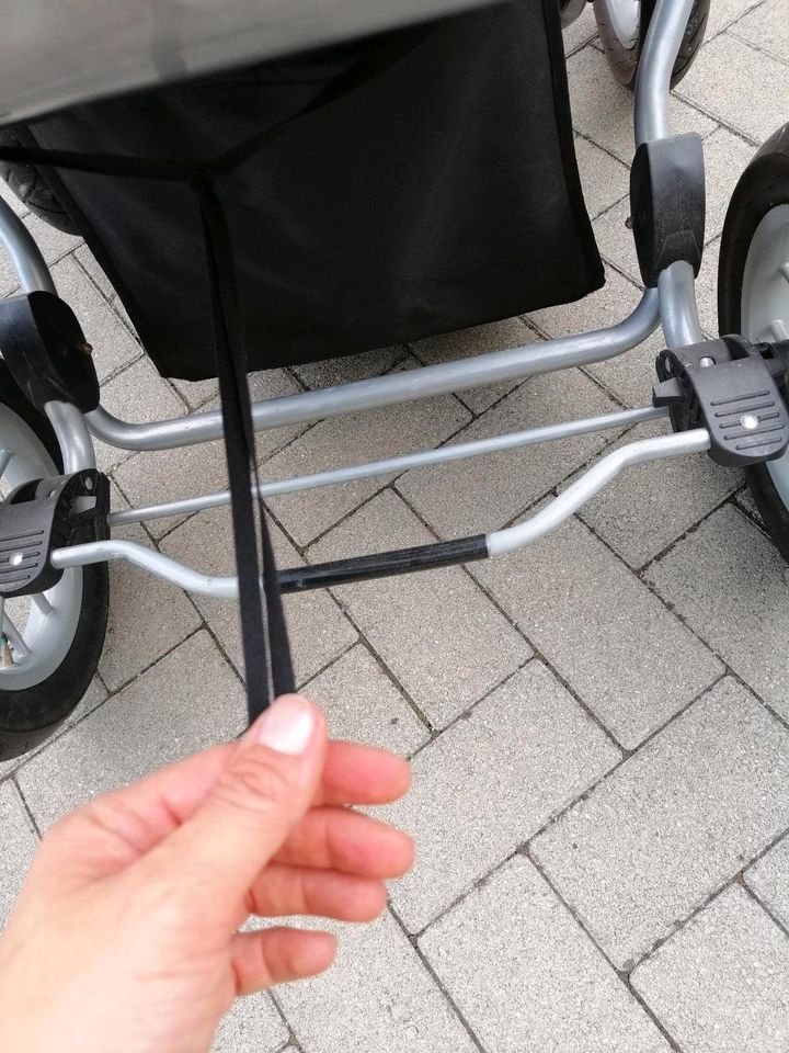 Kinderwagen Buggy mit Lufreifen Luftbereifung in Hosena