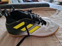 Adidas Sneaker, Gr 33, Fußballschuhe, Hallenschuhe, Schulsport Friedrichshain-Kreuzberg - Kreuzberg Vorschau