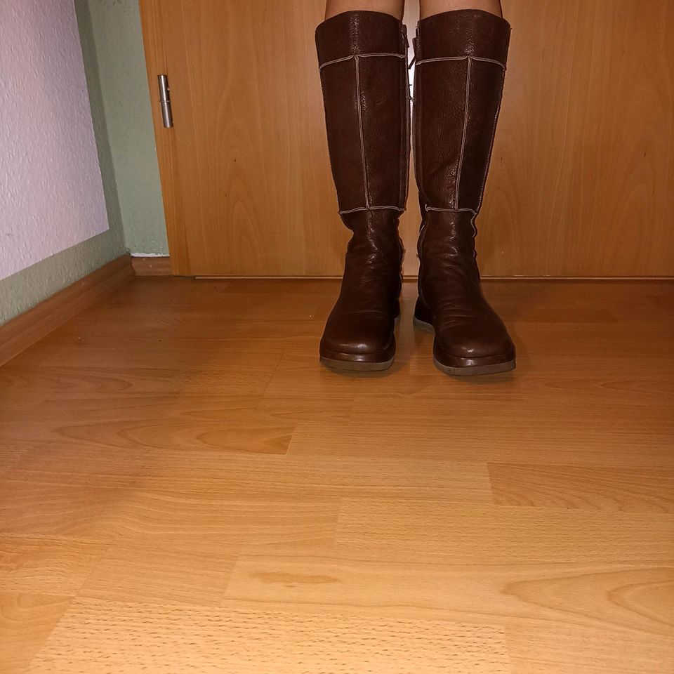 Dorothea..Leder..Stiefel Gr 37..mit Plateau in Zwoenitz