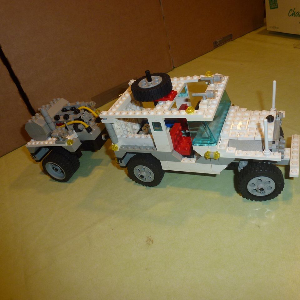 LEGO Model Highway Rig Jeep mit Anhänger aus 1986 in Schulendorf