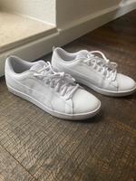 Puma Sneaker Unpaar!! Links 37,5, rechts 38,5 Niedersachsen - Wedemark Vorschau