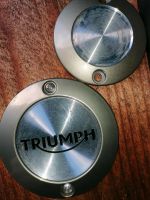 Triumph 1200 Twin 2 Deckel Badges rechts und links Baden-Württemberg - Philippsburg Vorschau