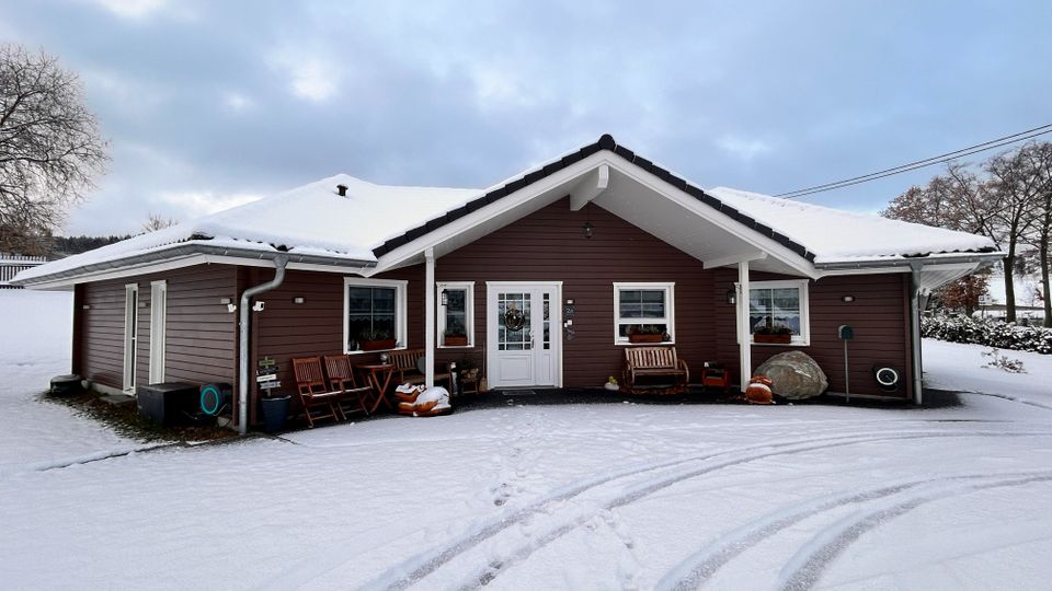 Exklusives Schwedenhaus im Bungalow-Stil mit großzügigem Grundstück! in Steinberg