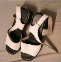 Weiße Sandalen mit Keilabsatz Gr.36 - neuwertig Hessen - Fürth Vorschau