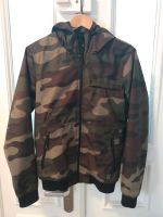 Übergangs-Jacke, Camouflage, M, Pull&Bear Eimsbüttel - Hamburg Eimsbüttel (Stadtteil) Vorschau