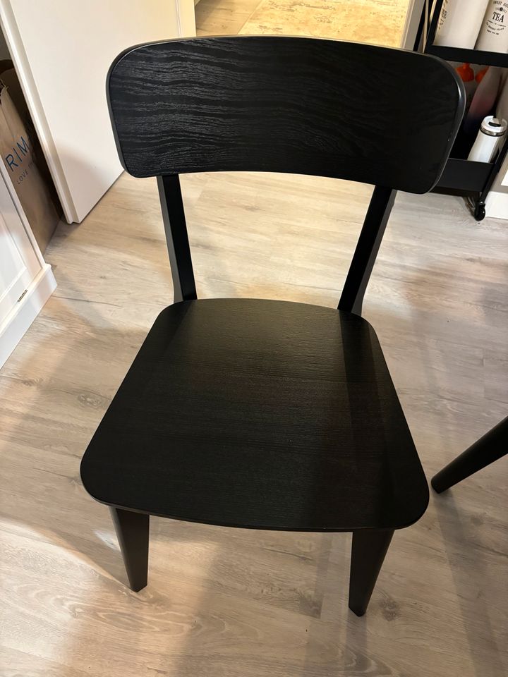 Stühle aus Holz in Essen