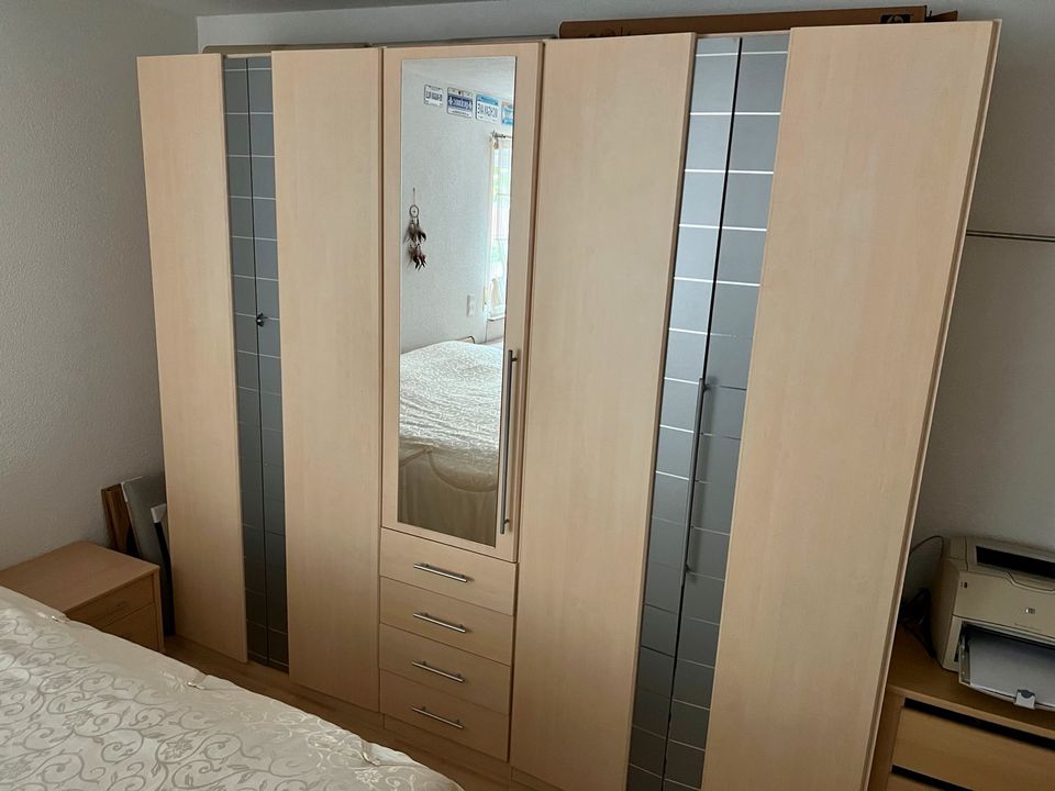 Kleiderschrank in Sindelfingen