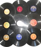 9 Schellackplatten 25cm Gesang Musik Grammophon Niedersachsen - Wendeburg Vorschau