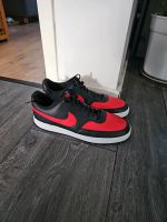 Nike Court Vision Low Schuhe Größe 47,5 Schwarz Rot Hessen - Hattersheim am Main Vorschau