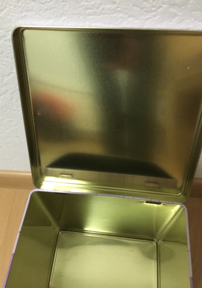 Hohe Geschenkbox Keksdose aus Metall LBH 20x20x22 cm in Siegen