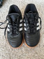 Hallenschuhe Adidas Größe 33 Baden-Württemberg - Mosbach Vorschau