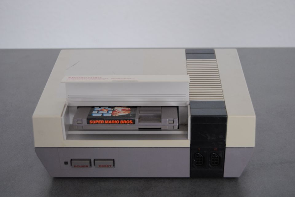 Nintendo NES mit 11 Spielen - Nur als Set erhältlich! in Hannover