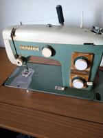 Nähmaschine mit Schrank Schranknähmaschine Veritas DDR Sachsen - Zettlitz bei Rochlitz Vorschau