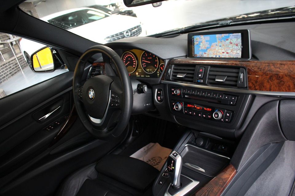 BMW 330D Head-up-Display Navi PDC Leder Schiebedach in Mettingen
