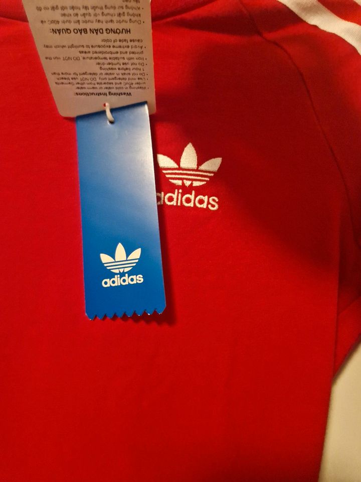 Adidas Kleid 2XS/XS in Gröningen