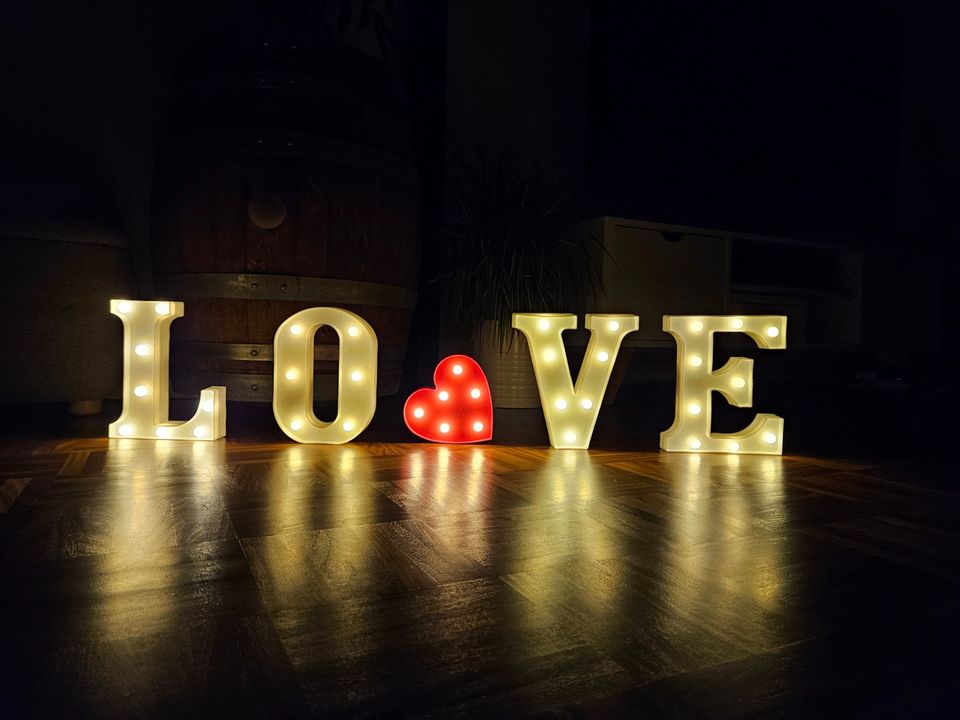 Love Buchstaben mit Herz Hochzeit Verlobung Deko Mieten LED in Karlsruhe