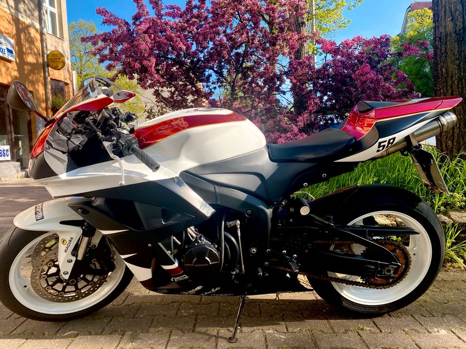 Honda CBR 600 RR PC40 mit TÜV in Berlin