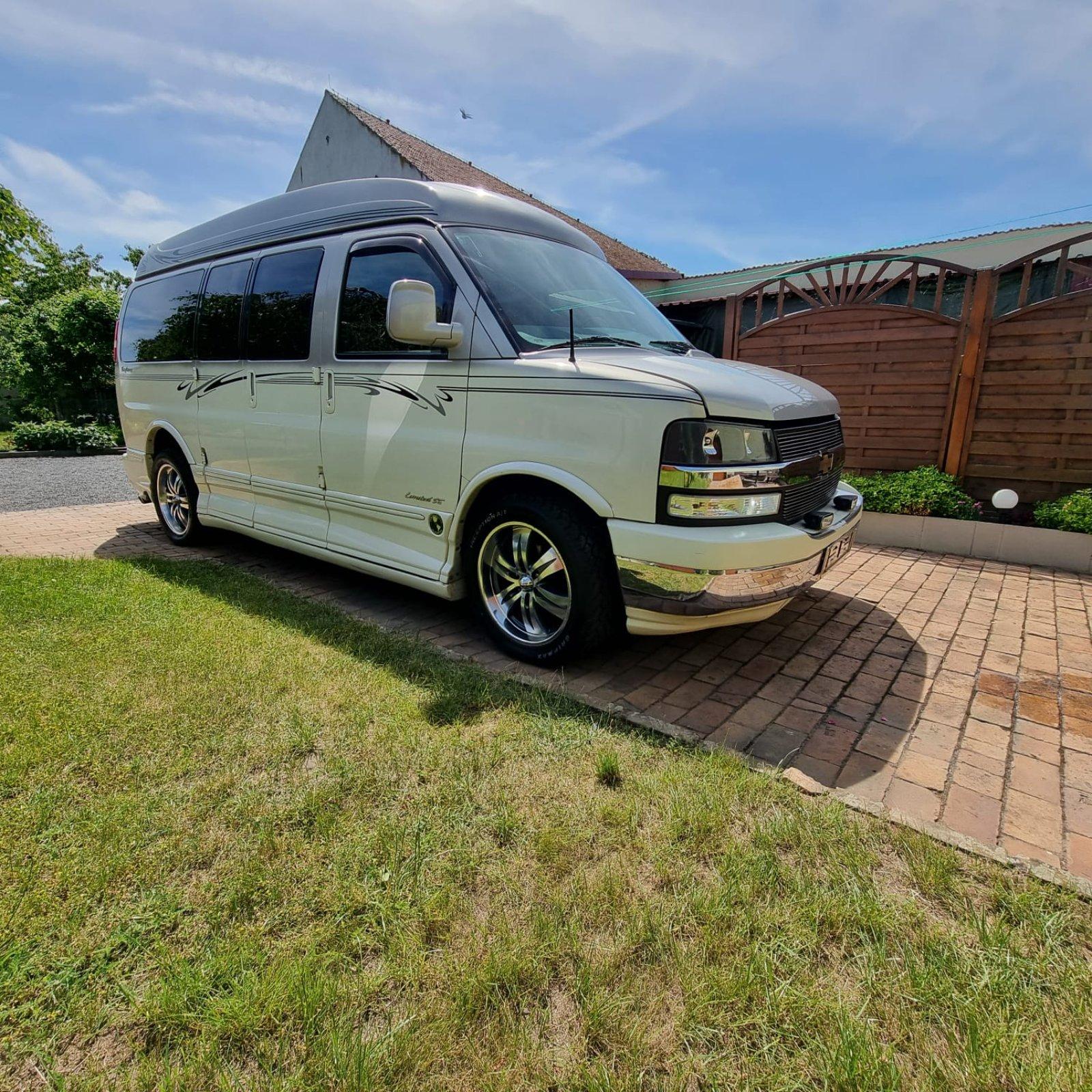 Abbildung des Autos Chevrolet Express  – Top…