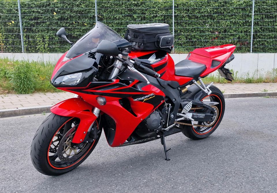 Honda CBR 1000 RR Fireblade Sc57. Top Zustand! in Fürth