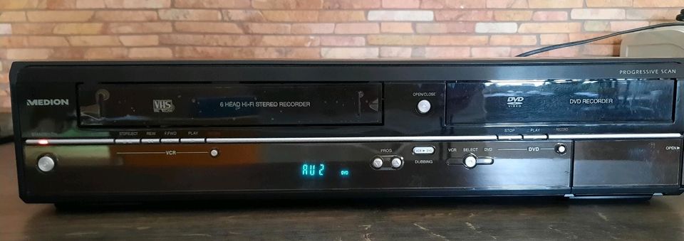 DVD-/ Video' Rekorder mit DVB-T& und Analog Tuner von Medion in Wiesbaden