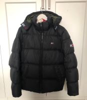 Tommy Hilfiger Winterjacke in der Größe.M Nordrhein-Westfalen - Mönchengladbach Vorschau