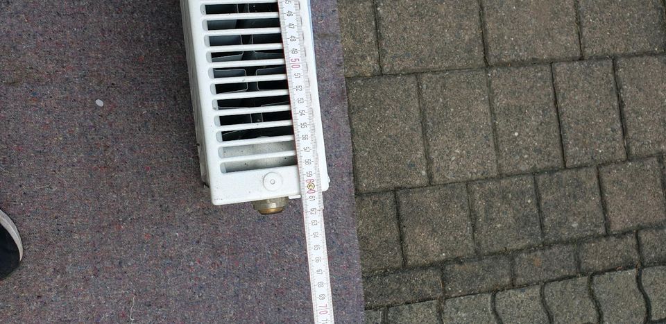 3x Heitzkörper mit Thermostat in Bad Königshofen