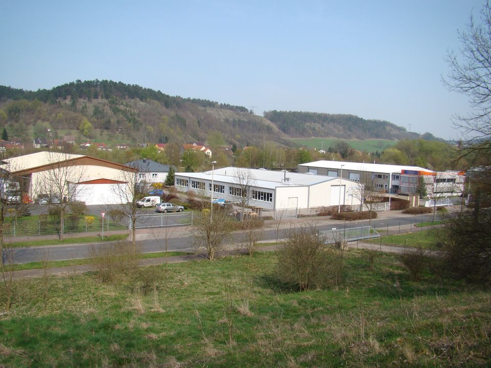 Großes Grundstück mit Wohnhaus und Industriehalle/Gewerbehalle in Eisenach