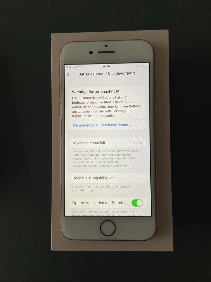 iPhone 8 Gold 64GB, Rückseite gesprungen, OVP in Hamburg