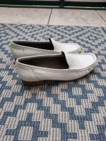 neuwertige Loafer/Slipper Hush Puppies Gr. 6 (39), weiß Sachsen - Zschopau Vorschau