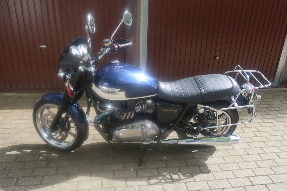 Triumph Bonneville SE (Garagenfahrzeug) in Berlin