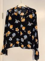 Langarm Bluse mit Blumen Nordrhein-Westfalen - Bergisch Gladbach Vorschau