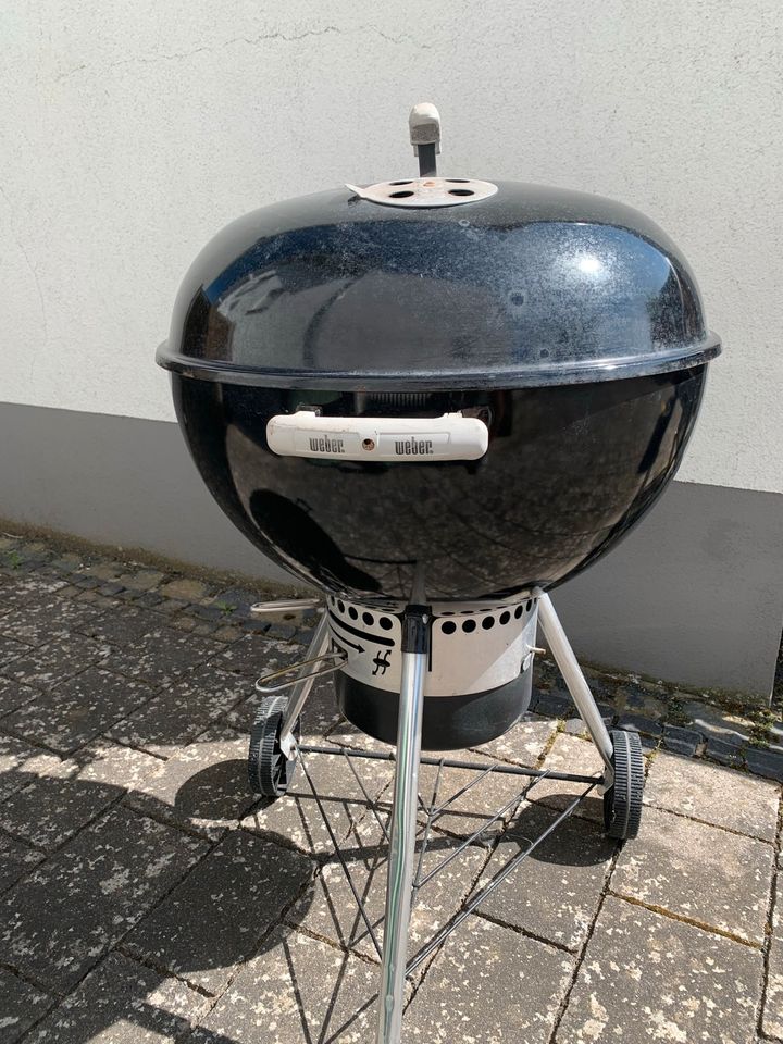 Weber Kugelgrill 57 cm in Hünfeld