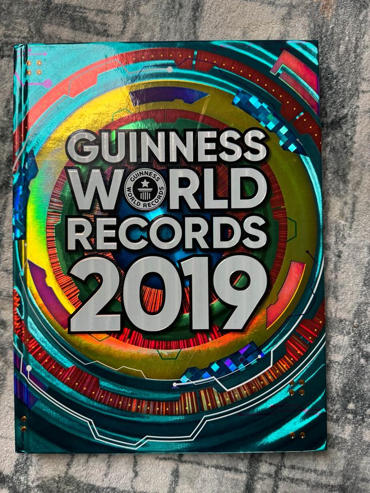 Verkaufe die beiden Guiness World Records Bücher in Riethgen