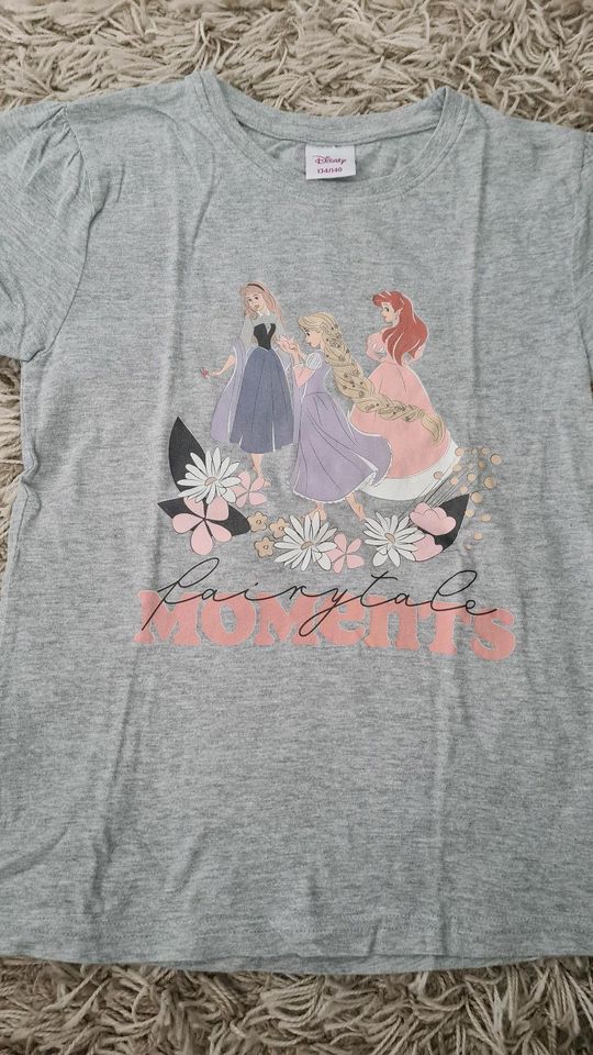 Set, Kurzarmshirts, T-Shirts Disney Prinzessinnen, Gr. 134/140 in Berlin