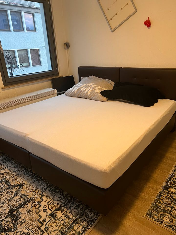 Schlafzimmer Bett in Hildesheim