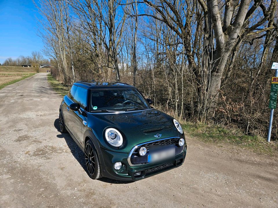 Mini Cooper S in Hallbergmoos